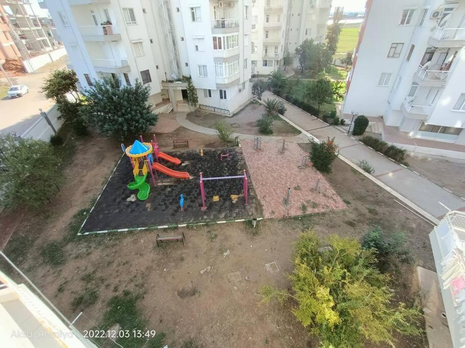 Apartament 3+1 Daire.hizli Wifi,havalimani Plaj, Market Yakin